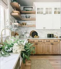 Vivir Design On Instagram That Natural Light Wood And Bright White Cabinetry Is Just The Start Add Those S Home Kitchens Kitchen Design Kitchen Inspirations