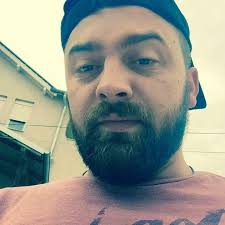 Eh sorrat...🐧🤮😅 Kur t'i shihni këto foto, bëjeni TAG personin e parë që  ju bije në mend 🤔🙄😂😂