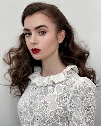 Pin By Chaira Ala On Lily Collins In 2020 Lily Collins Lily Women