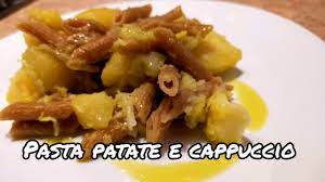 La pasta cavolo e pancetta è un primo piatto gustoso e nutriente con due tipi di cavolo e croccante pancetta. Pasta Patate E Cappuccio Verza Youtube