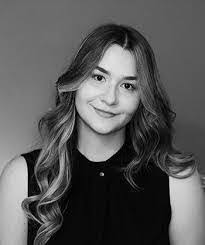 Clarissa Kearney's Instagram, Twitter & Facebook