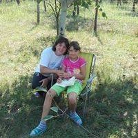 Cei doi au inceput sa se certe si se vede reactia vehementa a fotbalistului, dar si insistenta selectionerului, care incerca sa il convinga ca trebuie sa iasa din teren. Maria Daniela Mariadaniela Panazan Profil Pinterest