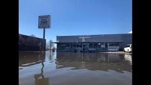 What good are low prices. Davenport Grocery Store Defies Flood Serves Customers By Boat Wqad Com
