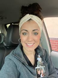 Lori Stults's Instagram, Twitter & Facebook