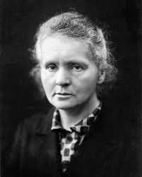 26 avril 1986, un accident survient dans le réacteur n°4 de la centrale  nucléaire de Tchernobyl à environ 130km de Kiev. 👉 Après une explosion, le  cœur du réacteur se retrouve à