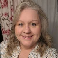 Lucy Holman's Instagram, Twitter & Facebook