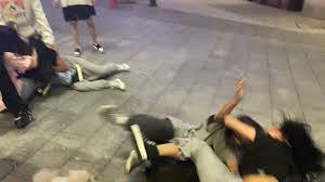 女人街头打架撕衣服