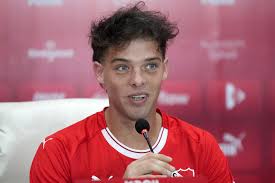 Andra rojo desnuda es que hace calor y el planeta, tal como