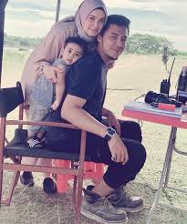 Posted on 12 januari 2010, in anak kampung. Syamsul Yusof Dan Puteri Sarah Timang Anak Kedua Namanya Gosip Tempatan Gosip Forum Cari Infonet