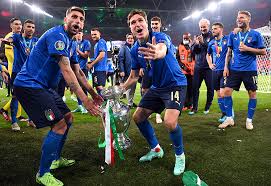 Italia ha conseguido batir a inglaterra en su casa de wembley este domingo y se ha coronado campeón de europa por segunda vez, algo que no conseguía desde 1968. Nu3n0cfivixacm