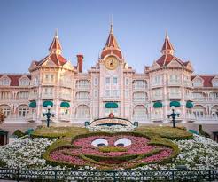 Dine among royalty—and enjoy meeting a disney princess up close! Rooms Disneyland Hotel Disneyland Paris Hotels