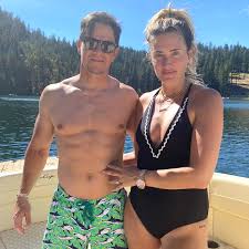 Mark wahlberg is an actor and singer who rose to fame from a life of childhood crime and drug abuse. Mark Wahlberg Shows Off His Ripped Abs In Sweet Photo With Wife Rhea Durham People Com