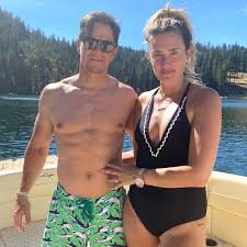 Peter berg and mark wahlberg's mile 22 bombed in theaters, but its content now feels oddly suited to the. Mark Wahlberg Shows Off His Ripped Abs In Sweet Photo With Wife Rhea Durham People Com