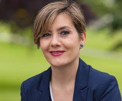 Carmen Gandara's Instagram, Twitter & Facebook