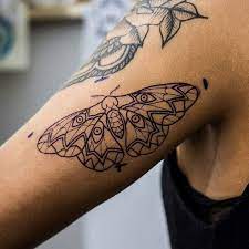 Instagram Artists Moth Tattoo And Incredible Design And Illustration In Black Idea Nevertellme Com Moth Tattoo Geometric Tattoo Hand Tattoos