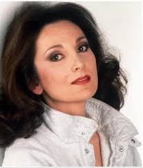 Elaine Princi as Dorian Cramer