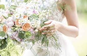 Choose neutral wedding flowers to make your wedding look luxe for less. Wedding Flower Trends For 2021 Featuring Serendipity Floral Designs