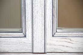 Parce que j'achete une maison que je vais refaire des que le compromis sera signé et comme l'interieur sera tout refait, les meubles en hêtre ou gris ca ne l'aurait. Realiser Une Peinture Cerusee