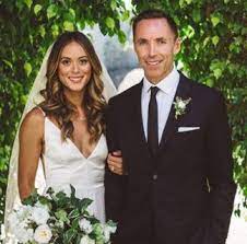 Sources say steve nash pulled a back muscle when getting down on his knee. Steve Nash S Wife Lilla Frederick Bio Net Worth Married Life Kids Siblings Parents Height