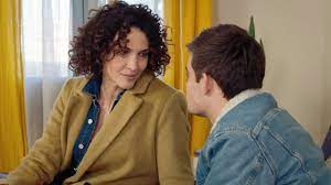 Leïla, qui prend des risques pour sauver bilel, craint de se faire démasquer par la police. Demain Nous Appartient Ce Qui Vous Attend Dans L Episode 417 Du Lundi 11 Mars 2019 Spoilers News Series A La Tv Allocine