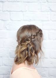A perfect style for those who have one length hair. Messy Braided Crown For Shorter Hair Tutorial Wonder Forest Hair Styles Braids For Short Hair Hair Romance