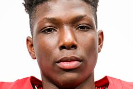 NATIONAL SIGNING DAY 2019: Athletes around metro sign national letters of  intent to play college football