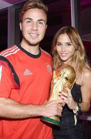 Haben sie eine einladung zur hochzeit erhalten, ist dies ein ganz besonderes geschenk. Mario Gotze Hat Offenbar Seine Eigene Hochzeitsfeier Mit Ann Kathrin Brommel Abgesagt Stuttgarter Zeitung