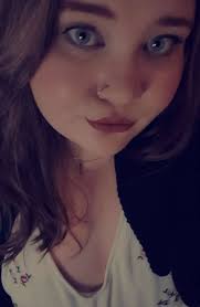 I hung an old tennis net for my mini pumpkin vine and this one is stuck 😉 