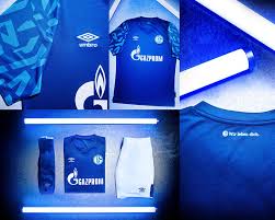 Browse the best official fc schalke 04 football kits, shirts, merch and the rest. Umbro Let S Check Out The New Fc Schalke 04 Home Kit In Facebook