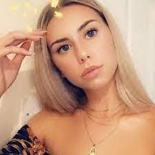 Alisha Webber's Instagram, Twitter & Facebook