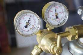 Ensuring The Proper Gas Flow Rate Is Essential To The Quality Of The Weld Shielding Gas Protects The Molten Weld Puddle Fr Welding Projects Mig Welder Welding