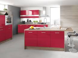 Ouverte et conviviale, la cuisine avec îlot central répond à de nouveaux besoins pour devenir une pièce de vie multifonctionnelle à part entière. Image Douze Cuisines Avec Lot Central Douze Ambiances Cuisine Moderne Cuisines Design Ilot Cuisine