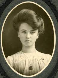 Young Woman Ca 1890 1915 Vintage Portraits Vintage Photographs Old Portraits