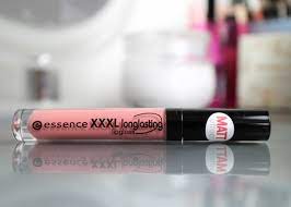 A essence lançou uma novidade a nível de batons. Review Essence Xxxl Longlasting Lipgloss Matt Effect Moscato Mascara