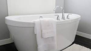 Avvita il sifone sul bocchettone raccordalo al tubo. Come Installare La Vasca Dal Bagno Metodi E Tecniche