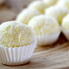Truffes Au Chocolat Blanc Et Noix De Coco Recette Truffes Au Chocolat Recette A Base De Noix Truffe Chocolat Blanc