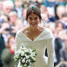 Ihr hochzeitskleid wird in london ausgestellt. Das Brautkleid Von Eugenie Die Schonsten Bilder Der Prinzessin Boulevard