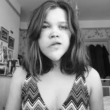 Ellen Vollmer's Instagram, Twitter & Facebook