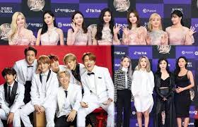 This week's performers were ghost9, gwsn, rocket punch, mamamoo, monsta x, blitzers, bling bling, everglow, red velvet's joy, tae jin ah, . Bts Mamamoo Twice More Winners At Day 1 Of The 34th Golden Disc Awards