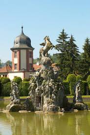 1702 gestaltete man die bestehende fasanerie in einen repräsentativen garten um. Rokokogarten Veitshochheim 1 5h Wuerzburg Fuhrungen