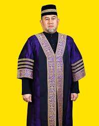 You are on page 1of 4. Warisan Raja Permaisuri Melayu Raja Raja Dan Canselor Universiti Awam