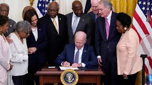 The bursting outline around the star is inspired by a nova, a term that astronomers use to mean a new star. Xw9wznyq2xoj8m