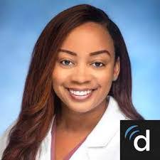 Shelly Bray's Instagram, Twitter & Facebook