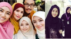 Menerusi ruangan cik pang, fattah dikatakan rapat dengan wanita terbabit selepas beliau mengumumkan. 7 Selebriti Popular Bersama Adik Beradik Yang Semuanya Bertudung Manisnya Suara Viral Malaysia