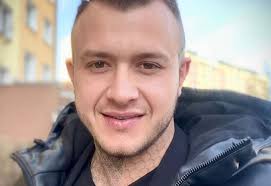 Syn Dawida Narożnego w szpitalu. Muzyk zespołu Piękni i młodzi opublikował  niepokojący wpis :: RMF FM