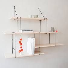 Link Un Sistema De Estanterias Reducido A Lo Esencial Modular Shelving Shelving Design Shelving Systems