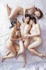 ヌード エロ画像】大勢のヌード女性が集まるという壮観でエロい光景 | エロ画像が見たいんだ！
