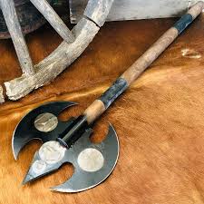 Balta Uzerinde Kurt Cift Basli Kartal Ve Iyi Oguzboyu Islenmistir Savas Baltasi Mezat Urunu Olculer 104 Cm X Pocket Knife Knife
