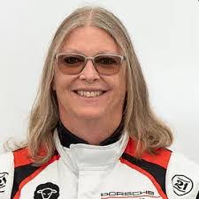 Laura Ely's Instagram, Twitter & Facebook