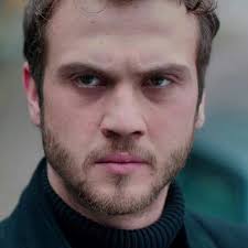 Salsabil Rahman Adli Kullanicinin Aras Bulut Iynemli Panosundaki Pin 2020 Unlu Kisiler Unluler Bulutlar